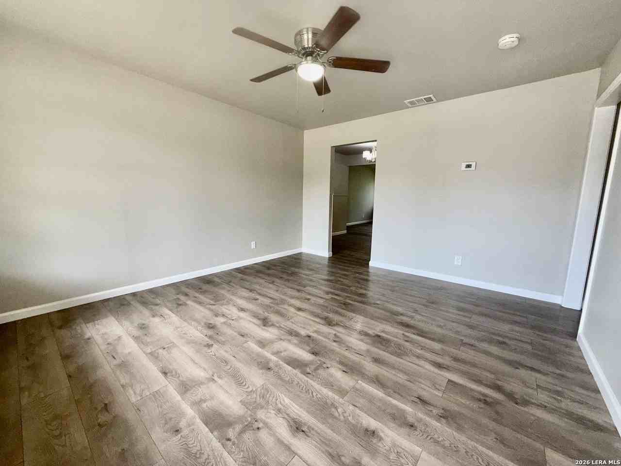 4831 Seabreeze Dr - Photo 3 of 14