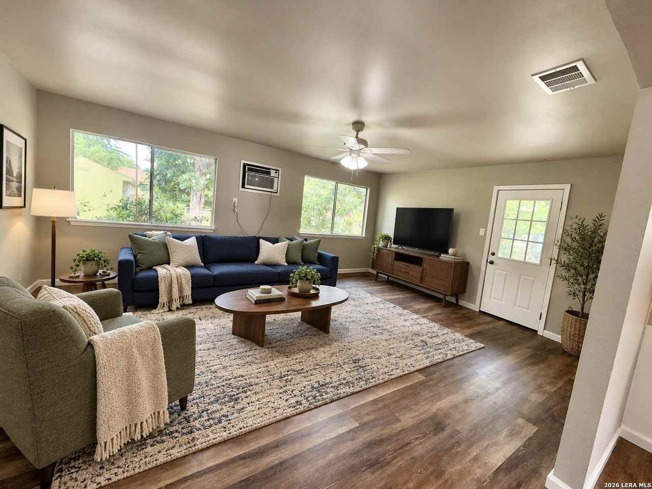 4831 Seabreeze Dr - Photo 6 of 14