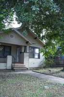 featured image of 2246 E Houston St