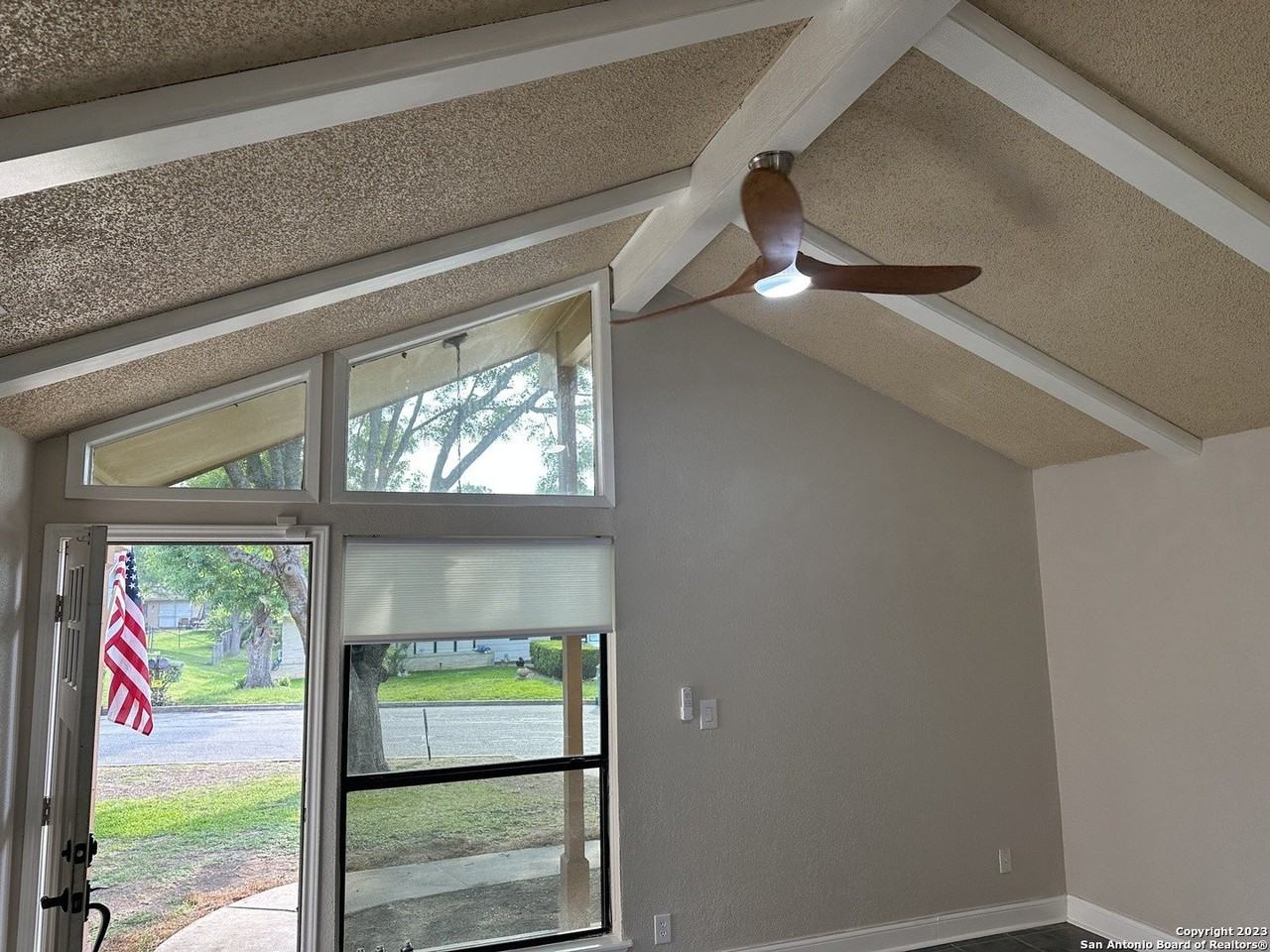 12014 Forest Nook Ct - Photo 5 of 34
