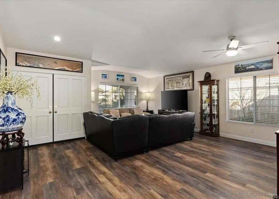 1639 Shire Ave - Photo 6 of 41