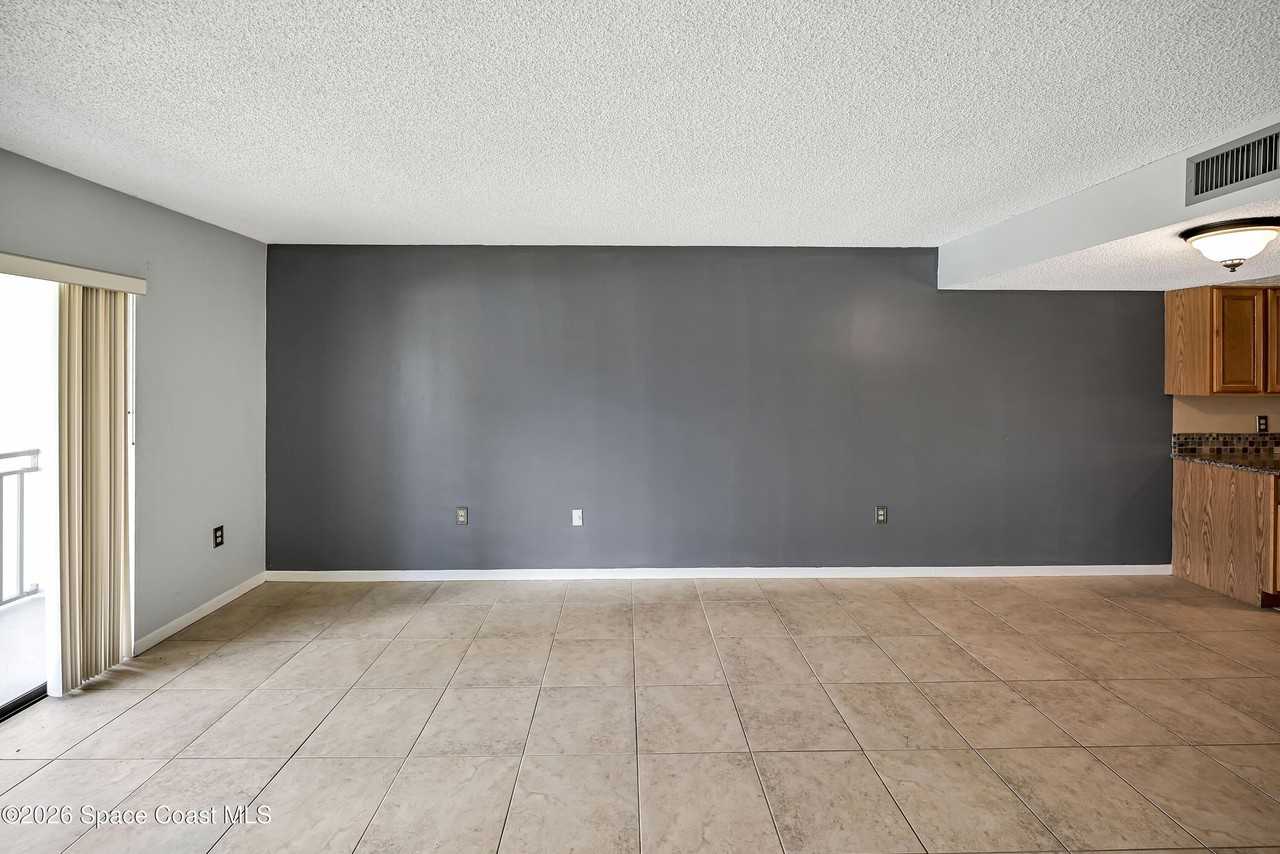 190 Paradise Blvd #1909 - Photo 5 of 27