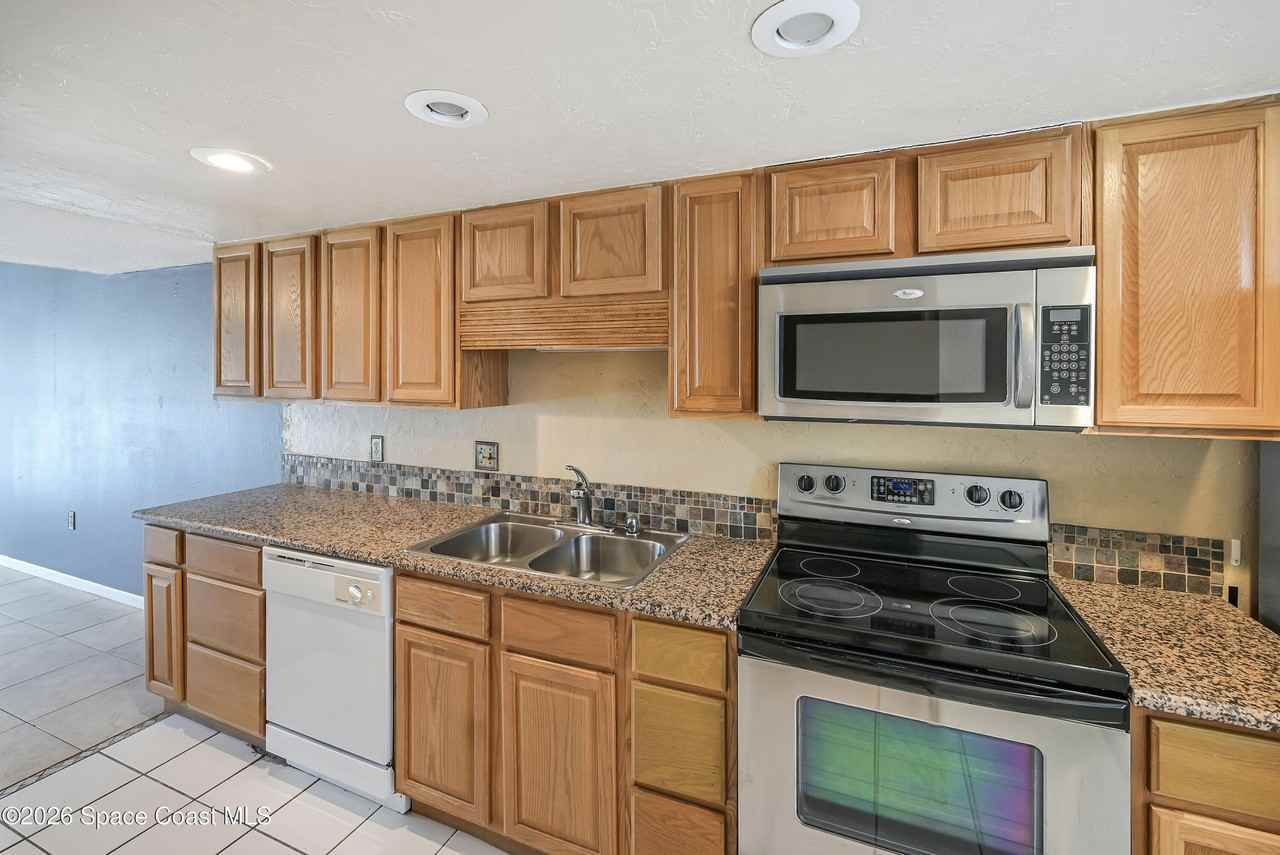 190 Paradise Blvd #1909 - Photo 7 of 27