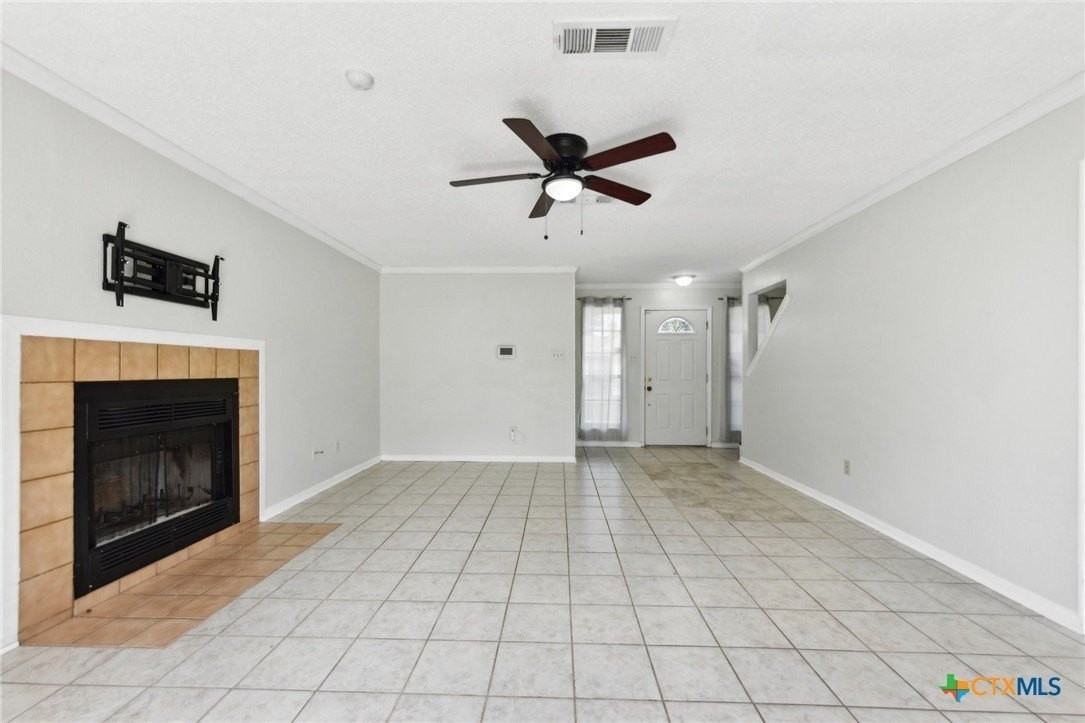 3217 Honeysuckle Dr - Photo 3 of 31