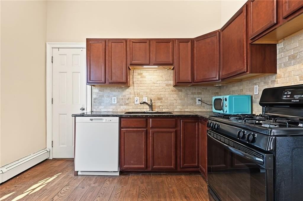 40 Bowen St #1 - Photo 5 of 27