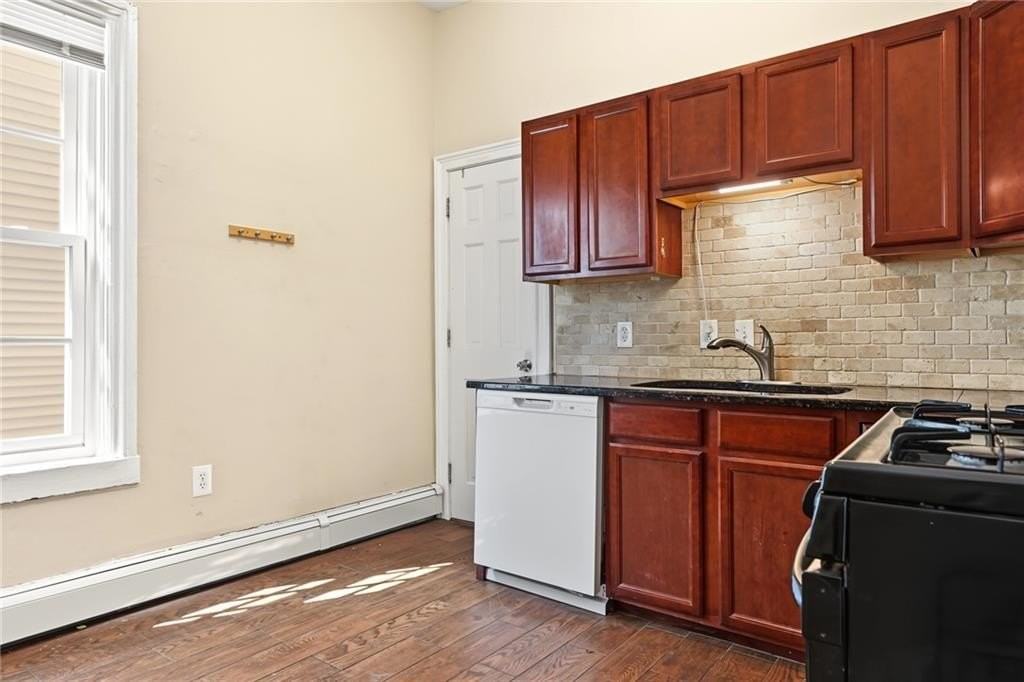 40 Bowen St #1 - Photo 6 of 27