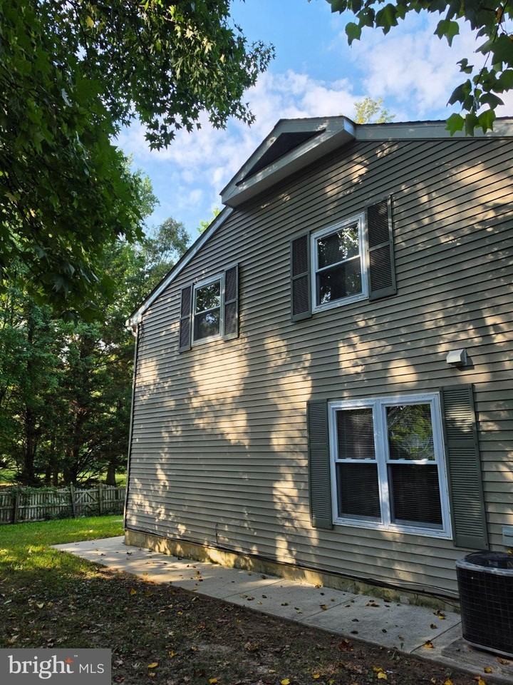 1412 Woodmill Dr - Photo 3 of 25
