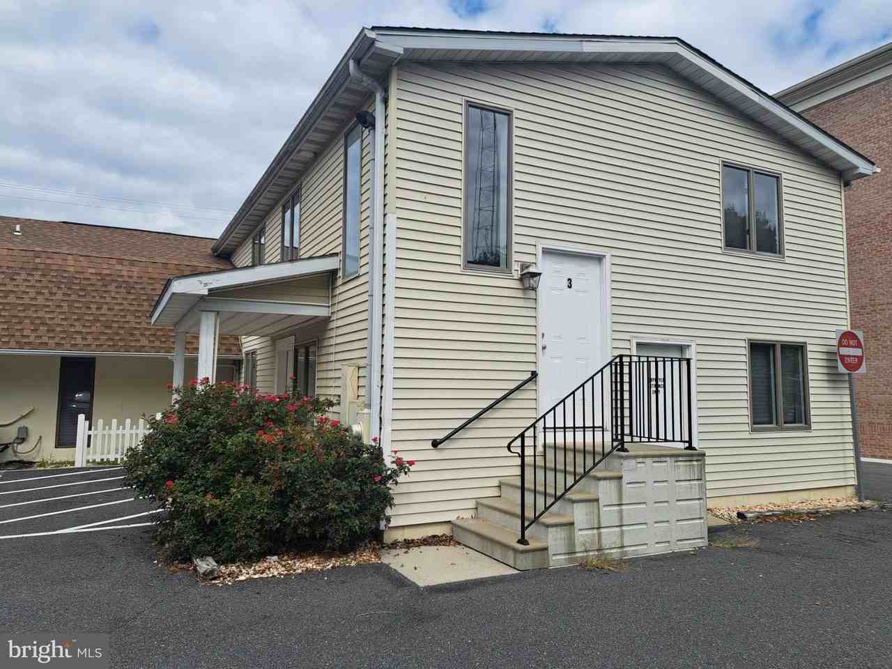 353 Savannah Rd #3