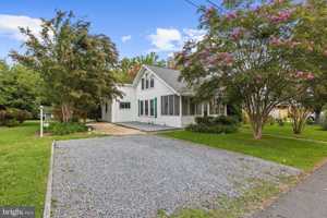 featured image of 526 James Ave