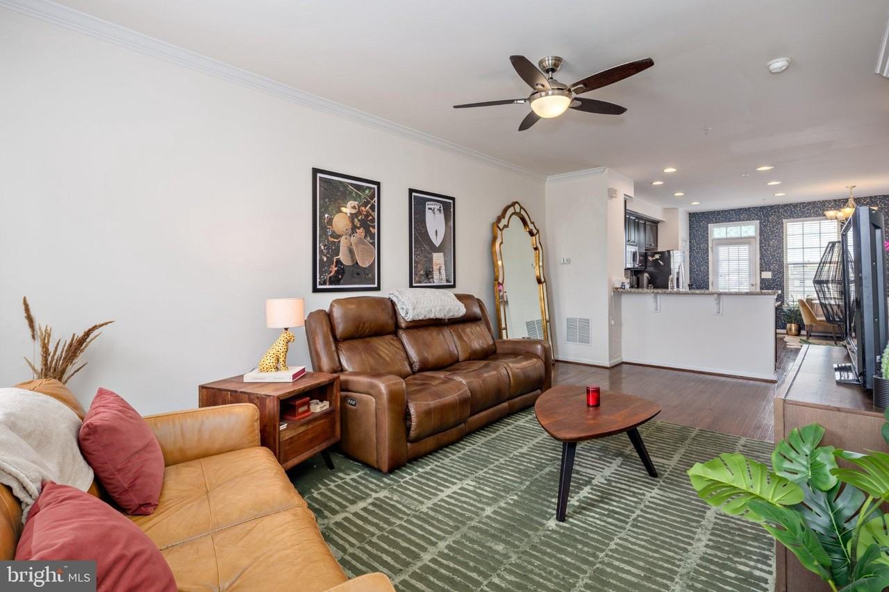 836 S Macon St - Photo 7 of 33