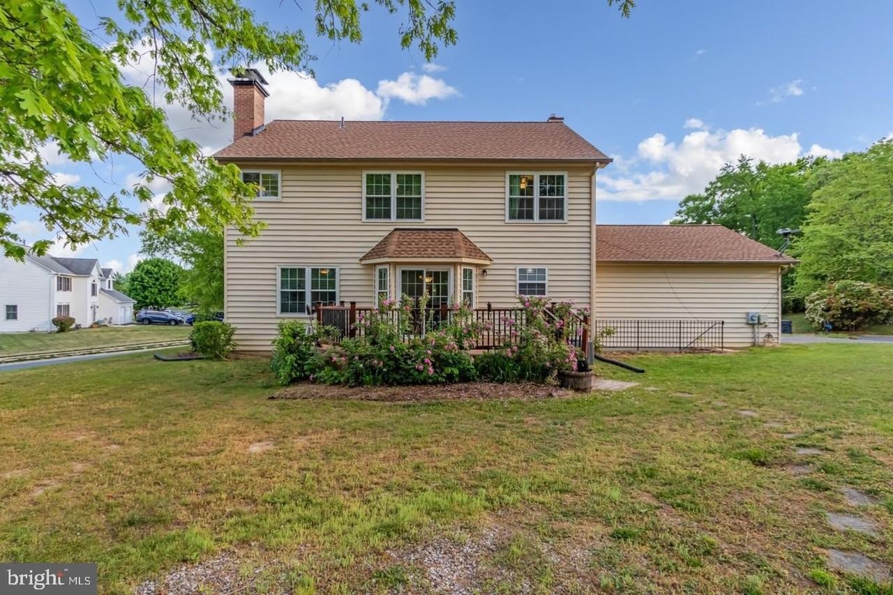 2608 Capital Ct - Photo 4 of 20