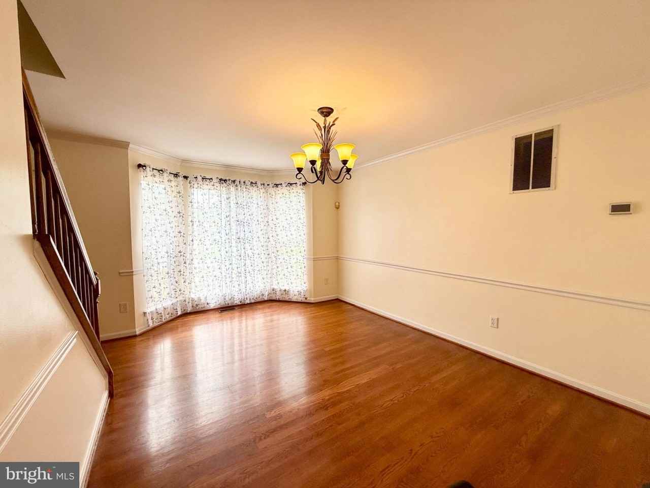 2608 Capital Ct - Photo 7 of 20