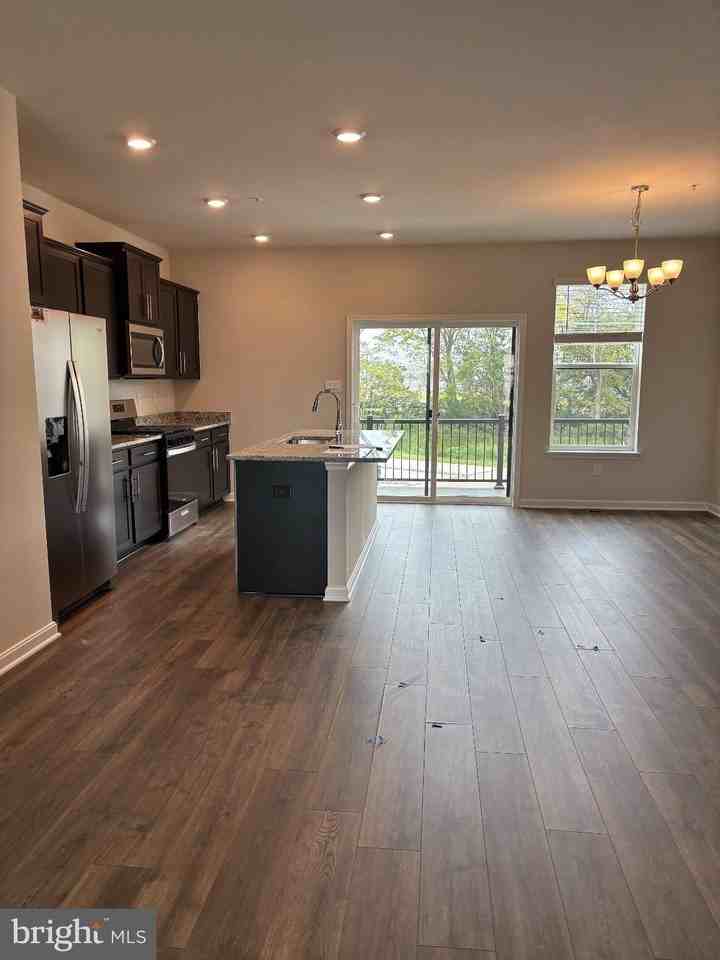 709 Compass Way - Photo 2 of 15