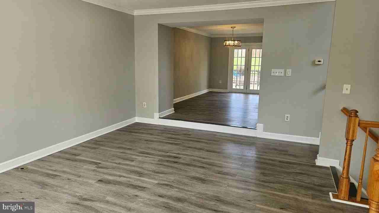 6089 Flagstone Ct - Photo 4 of 26