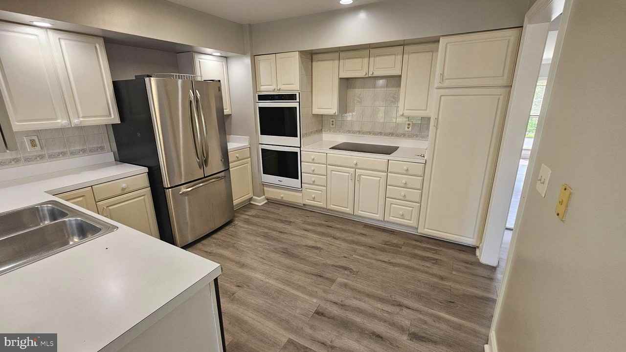 6089 Flagstone Ct - Photo 7 of 26