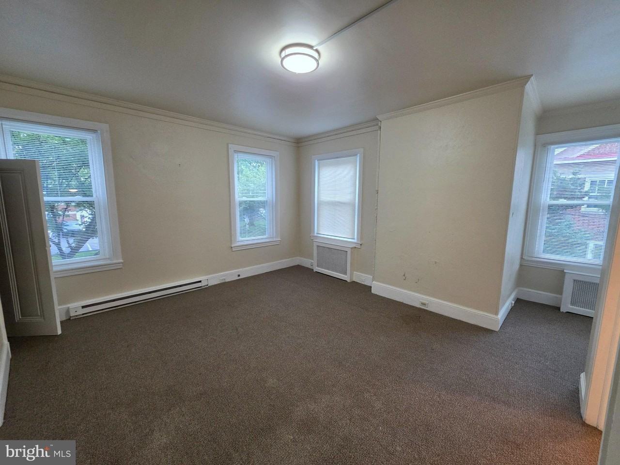 1345 Dekalb St - Photo 5 of 14