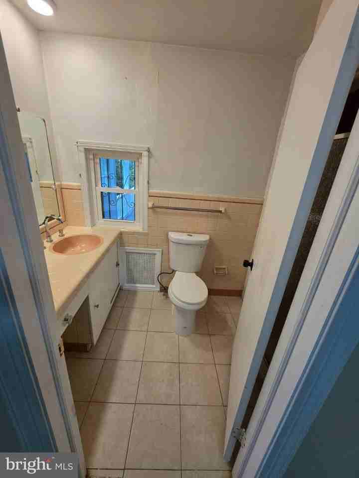 1345 Dekalb St - Photo 6 of 14
