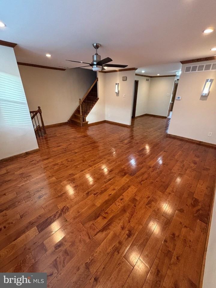 10779 Helmer Dr - Photo 4 of 25
