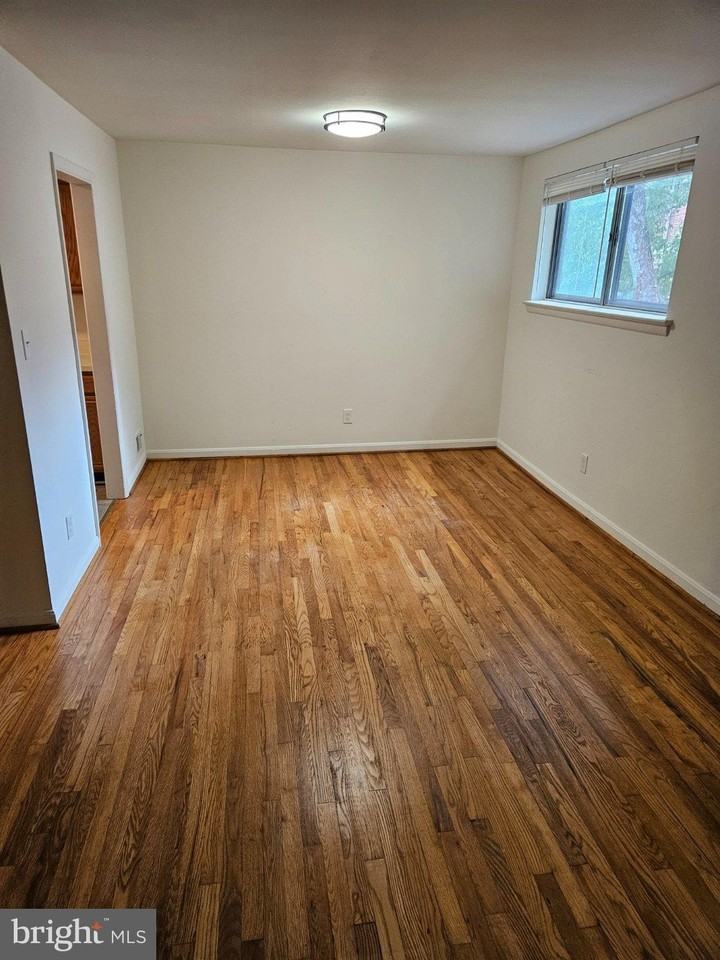 3316 13th St N #2ndFL - Photo 7 of 14