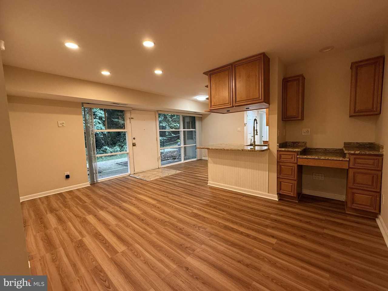 4937 Americana Dr #T3 - Photo 7 of 20