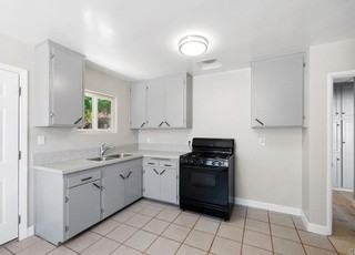 6945 Saranac St - Photo 5 of 14