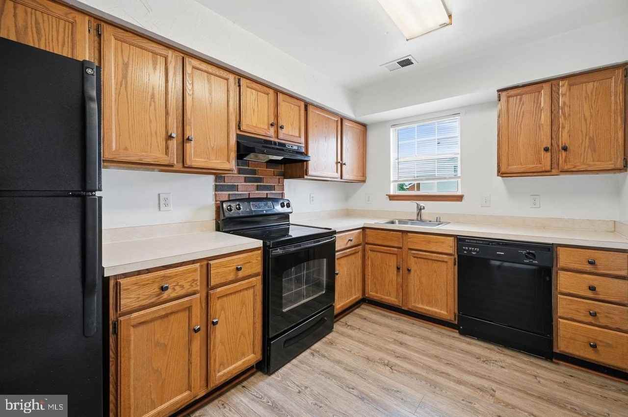 8909 Sugarwood Ln #8909 - Photo 2 of 22