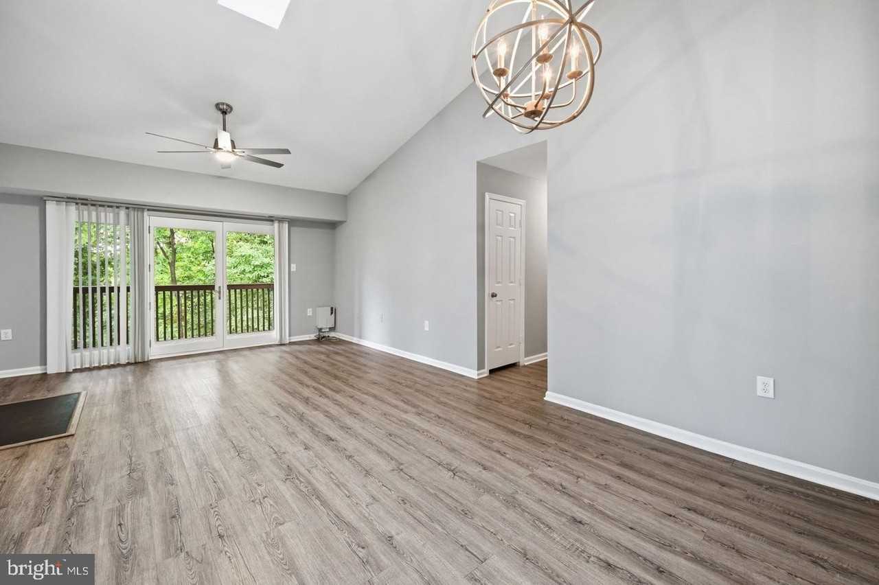 8909 Sugarwood Ln #8909 - Photo 7 of 22