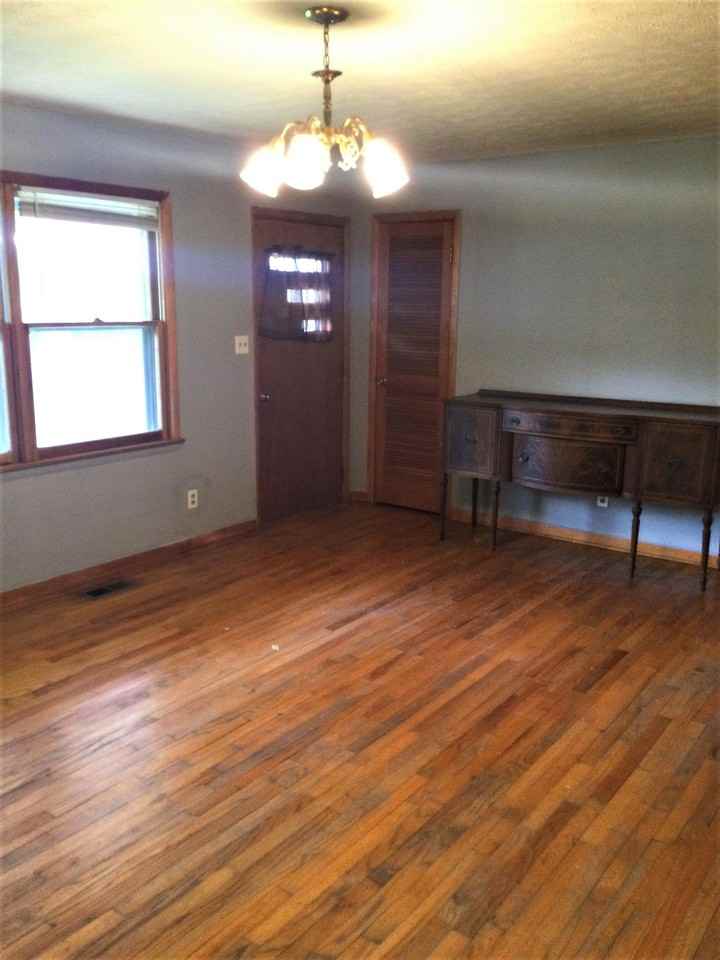 630 N 1st St - Photo 3 of 15