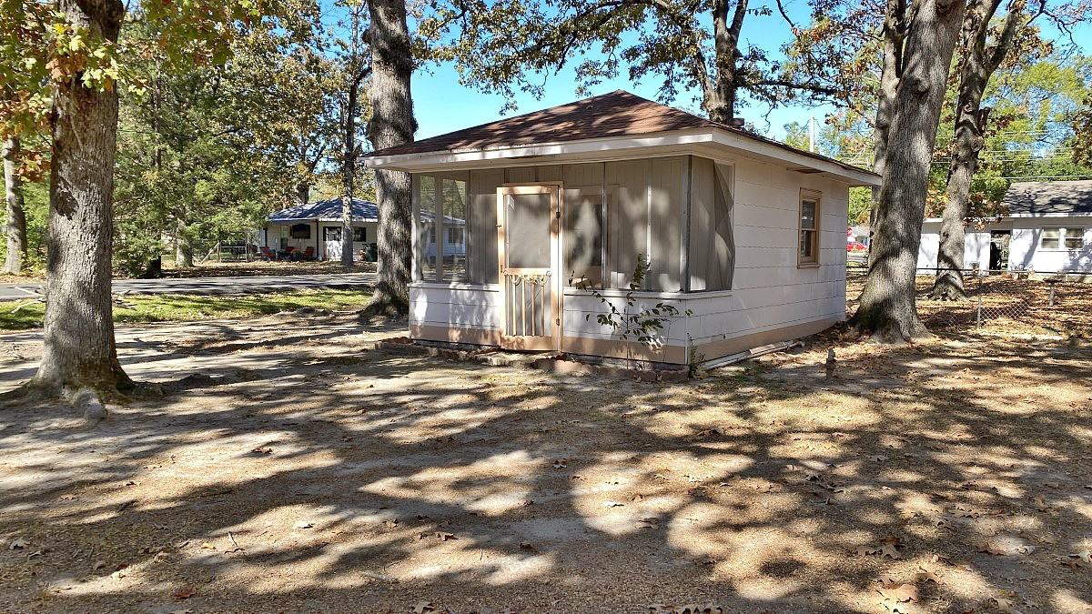 1426 Willis St - Photo 6 of 20