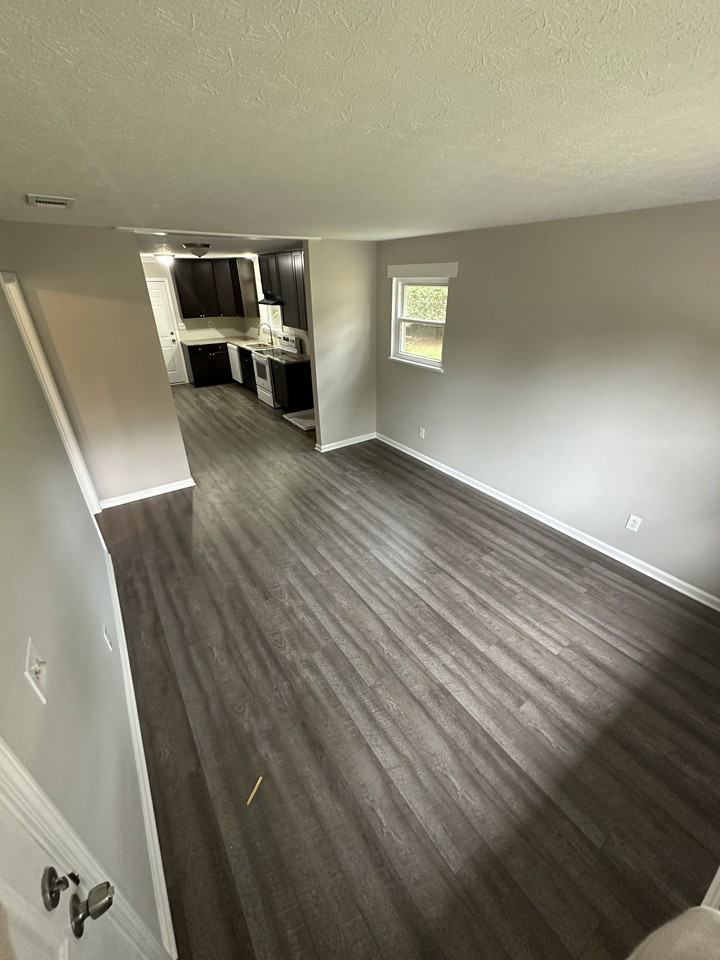 25 Fox Hall Dr #B - Photo 2 of 13