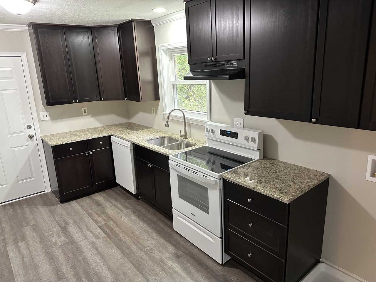 25 Fox Hall Dr #B - Photo 6 of 13