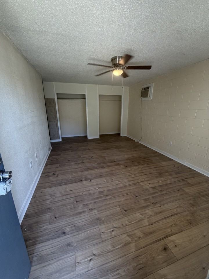 1600 N Fairfield St - Photo 2 of 7