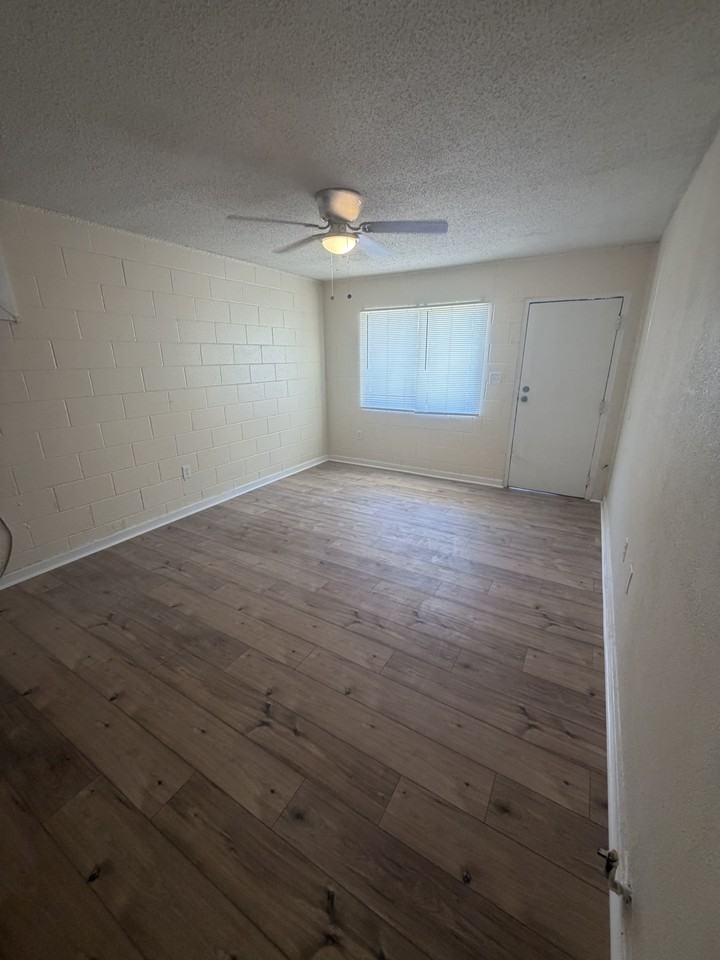 1600 N Fairfield St - Photo 4 of 7
