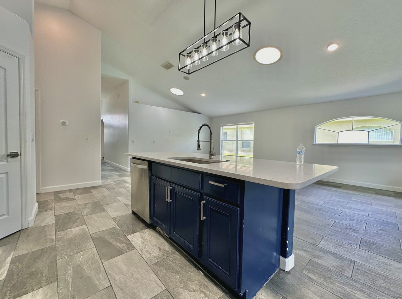 834 Old Bridge Cir - Photo 6 of 23