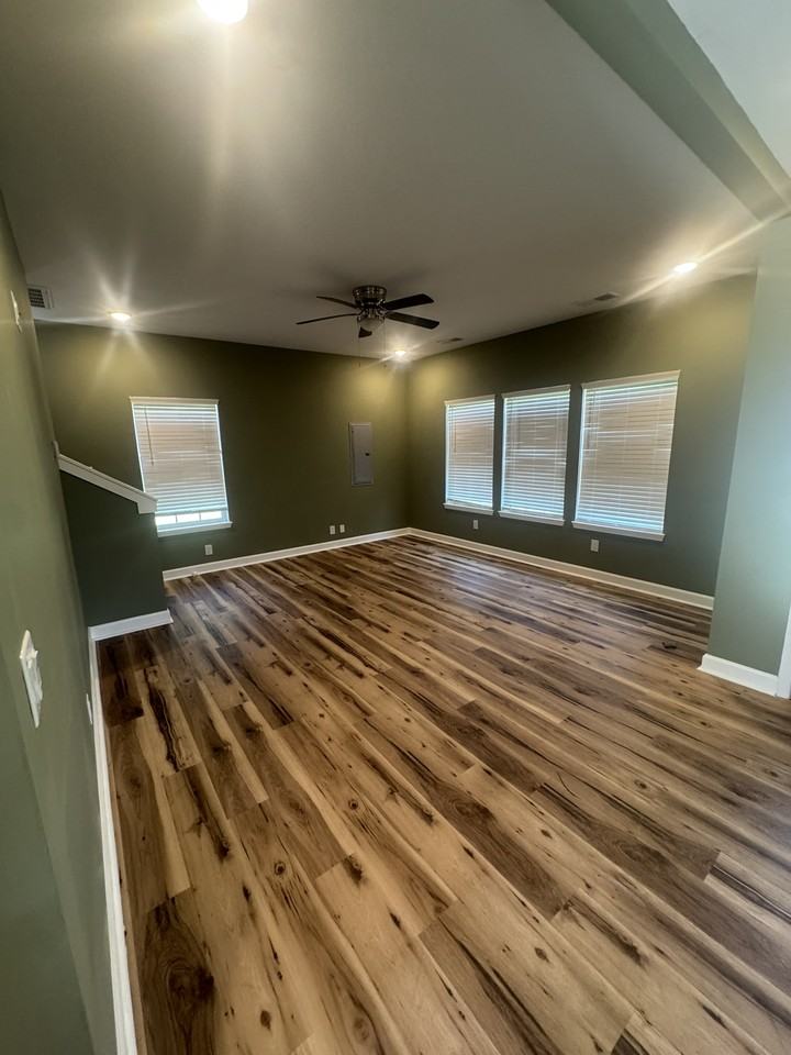 137 N Fairgrounds St - Photo 3 of 12