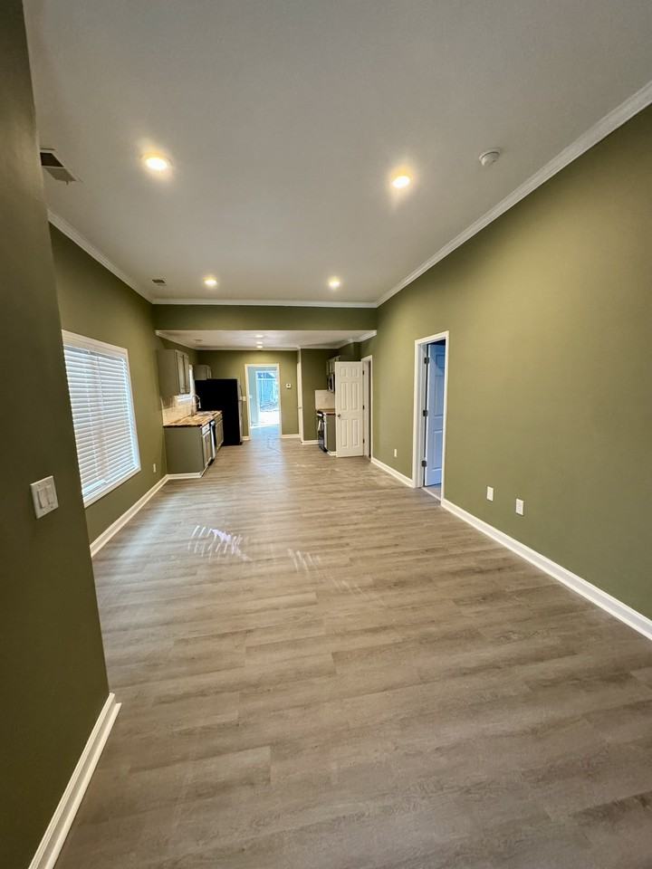 296 W Deaderick St - Photo 6 of 16