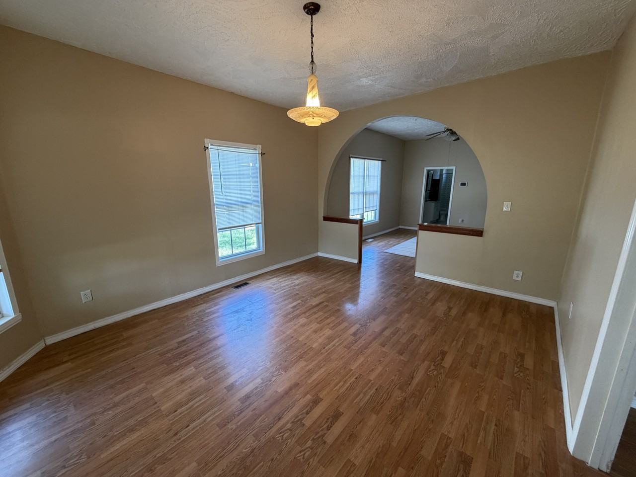 1606 N Elm St - Photo 2 of 10