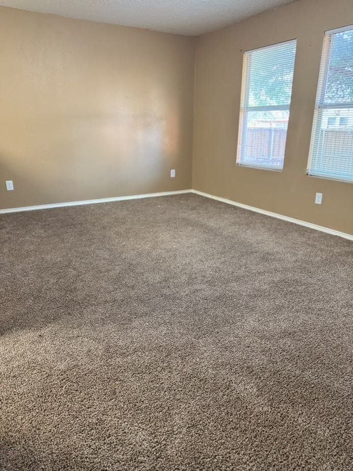 745 Grambling Dr - Photo 6 of 9