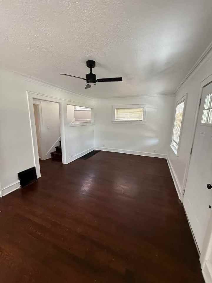 6210 Harrison St - Photo 3 of 8