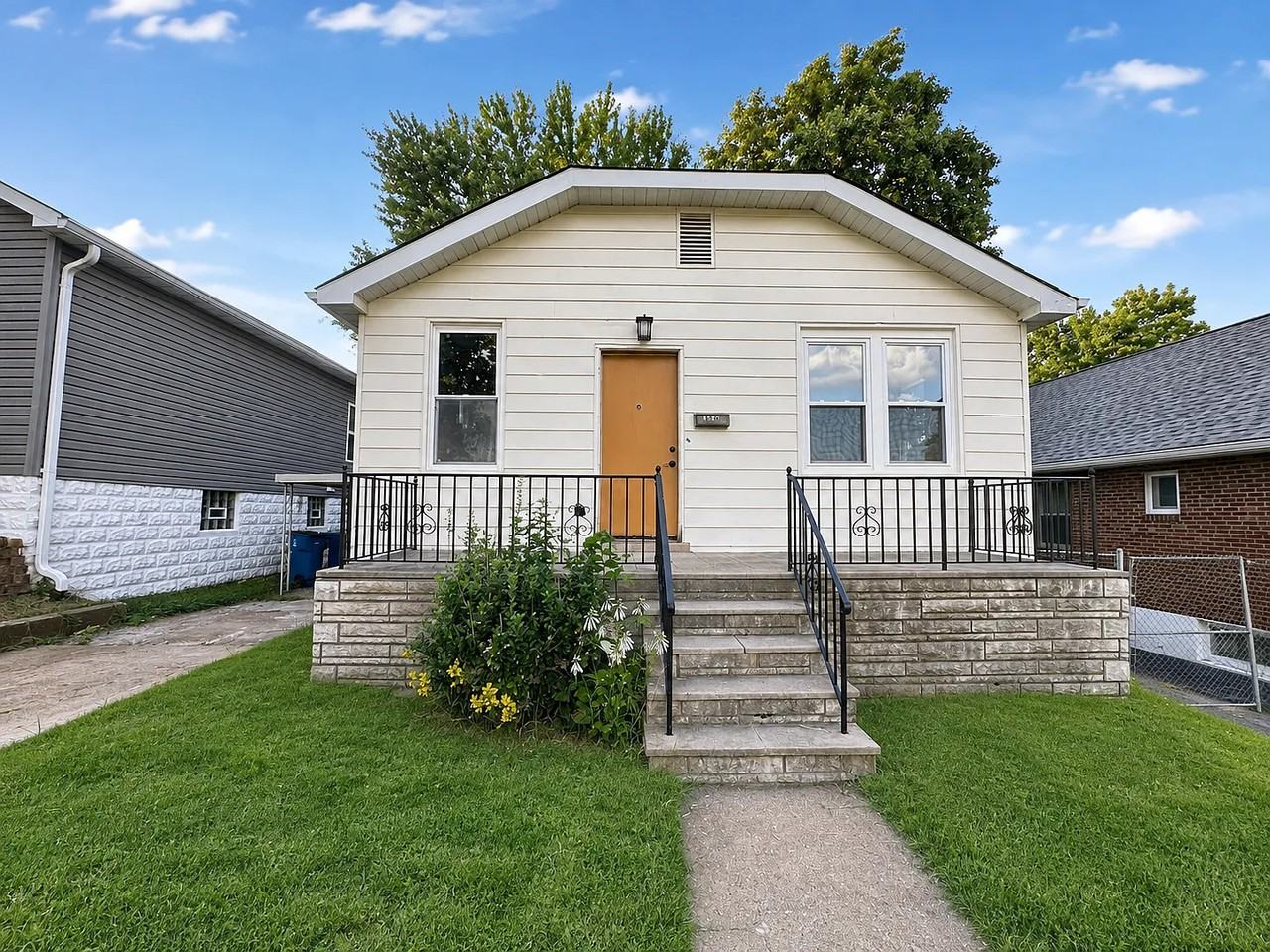8527 Philo Ave - Photo 2 of 19