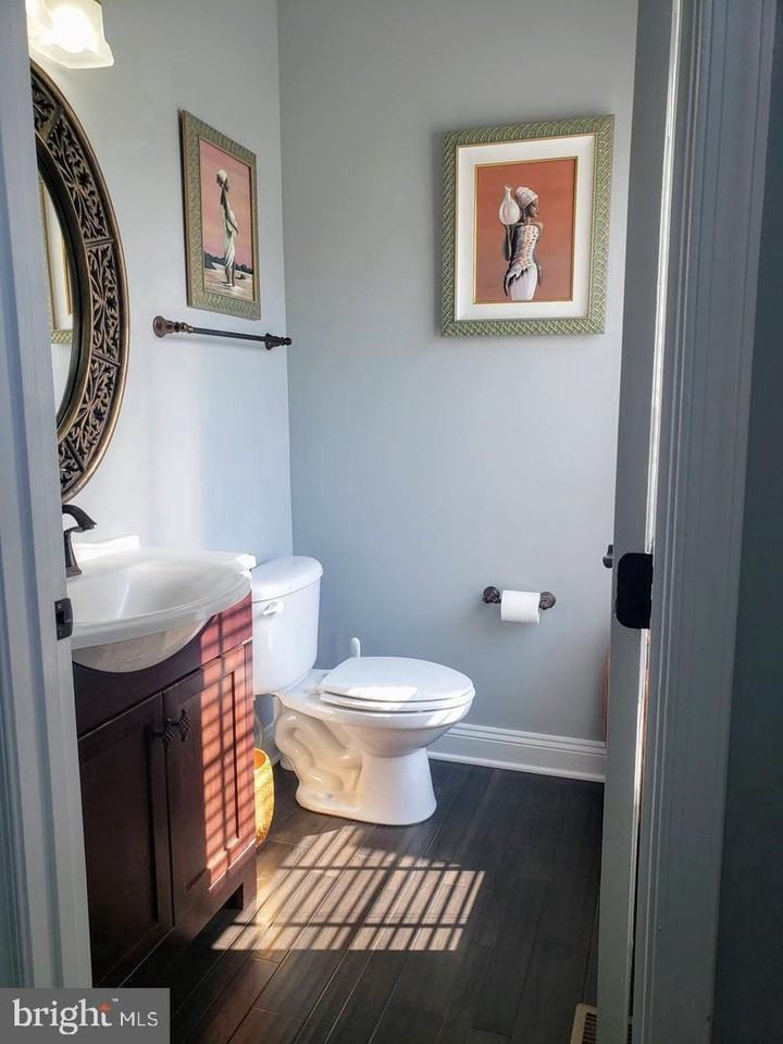 8005 Grayden Ln - Photo 3 of 27