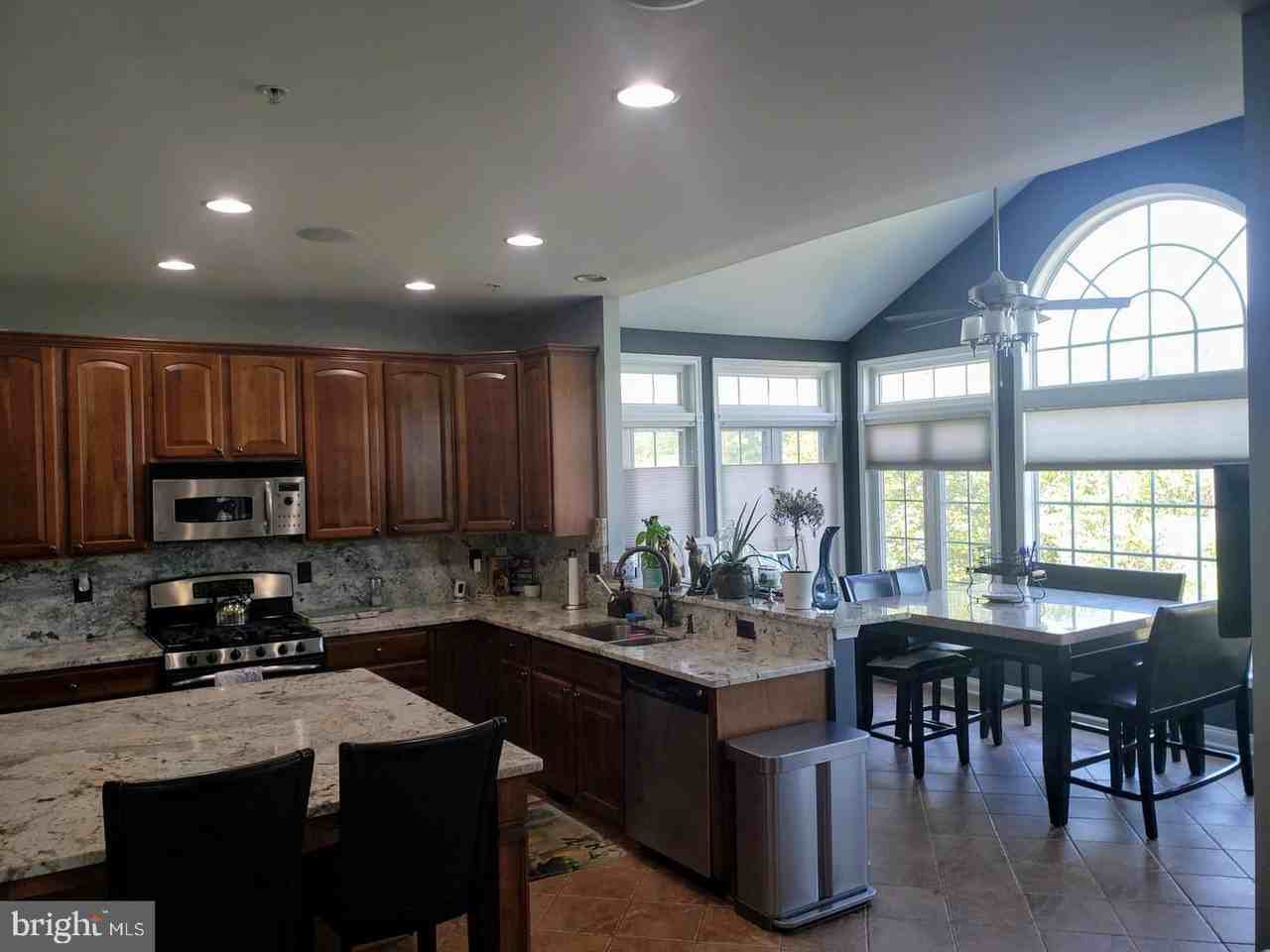 8005 Grayden Ln - Photo 5 of 27