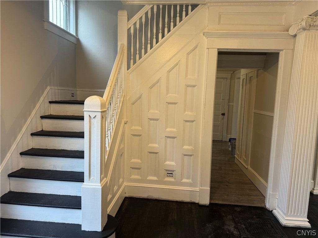 4 Nelson St - Photo 2 of 9