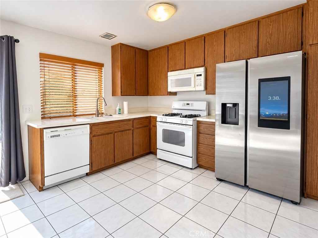 13 Eastmont Unit 41 - Photo 2 of 24