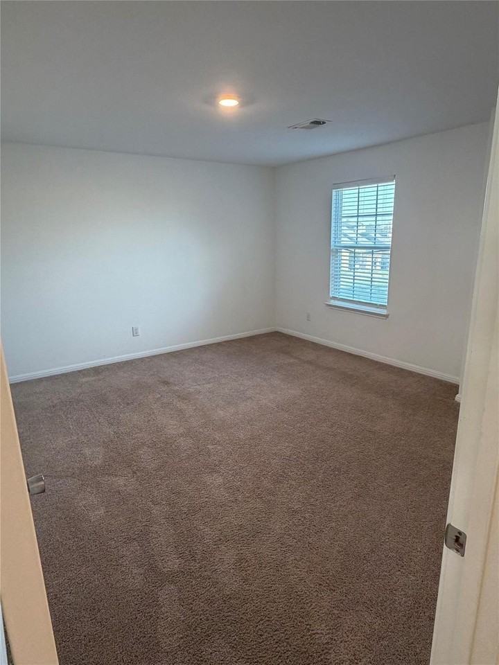 18401 Quiet Range Dr - Photo 2 of 20