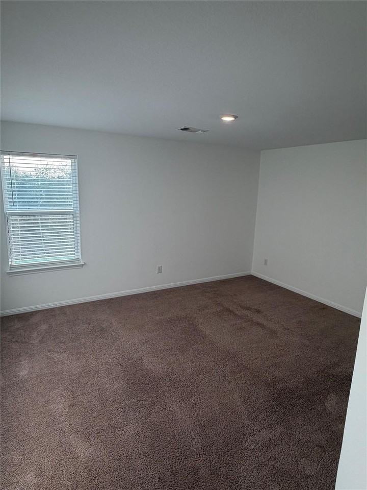 18401 Quiet Range Dr - Photo 5 of 20