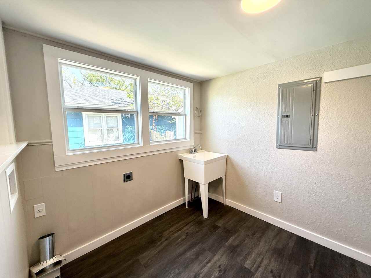 1424 B St Nw #1 - Photo 6 of 26