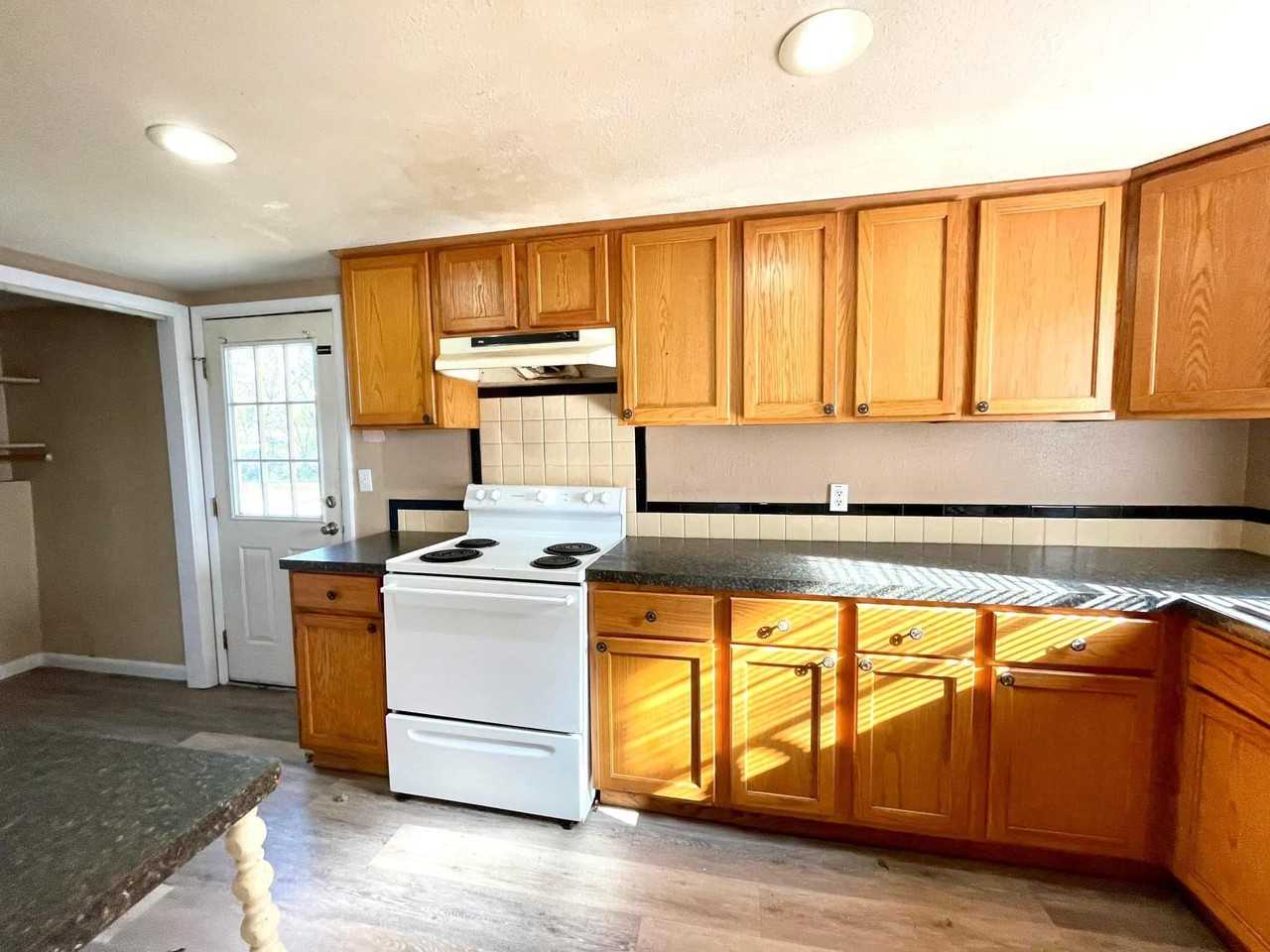 722 B St Nw #1 - Photo 5 of 17