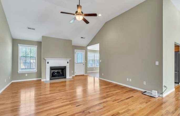 701 Patriot Lane - Photo 2 of 10