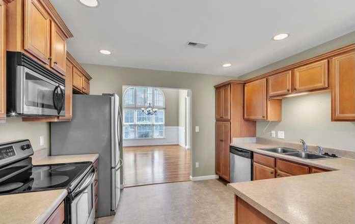 701 Patriot Lane - Photo 4 of 10